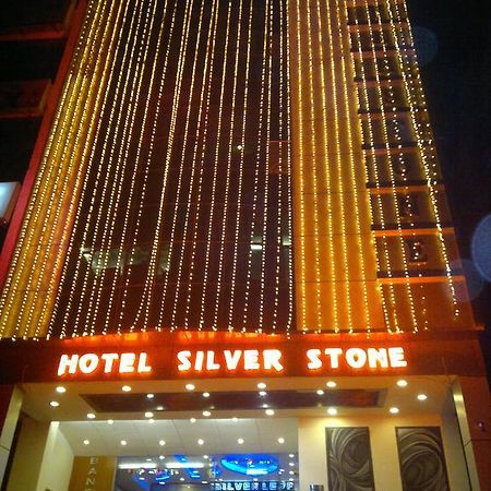 Hotel Silver Stone Ludhijána Exteriér fotografie